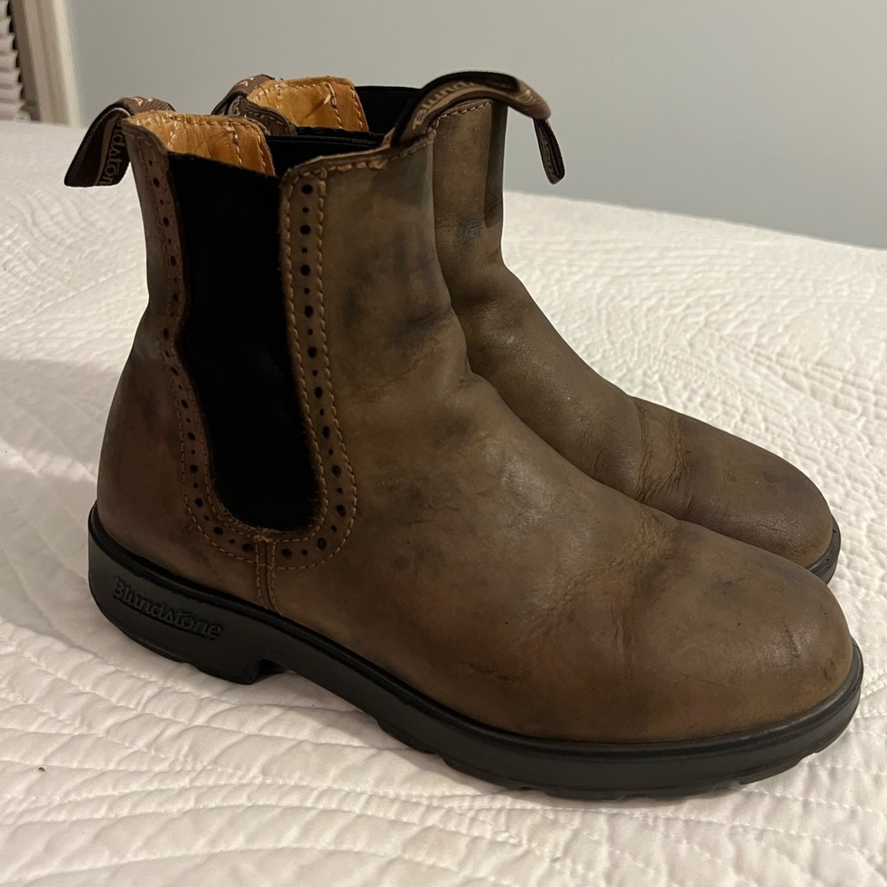Blundstone #1351 Rustic Brown High Top Boots